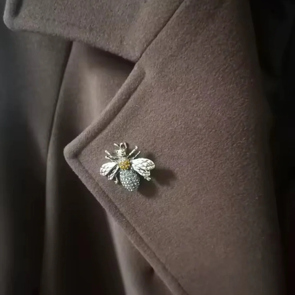 Anthropologie charming bee